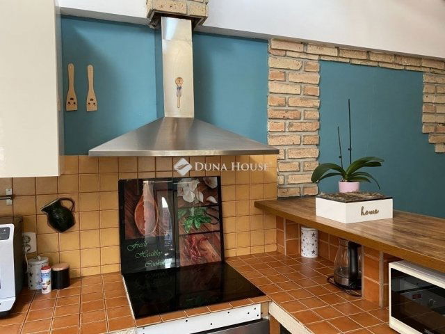 Eladó családi ház, Balatonalmádiban 74.6 M Ft, 3 szobás