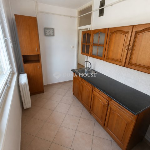 Eladó panellakás, Debrecenben, Csapó utcában 62 M Ft, 4 szobás