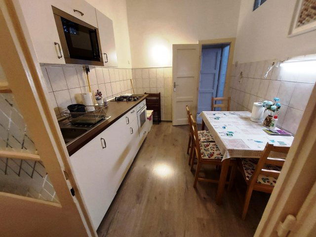 Eladó téglalakás, Budapesten, V. kerületben, Belgrád rakparton