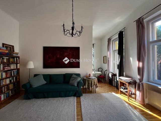 Eladó téglalakás, Visegrádon 109.8 M Ft, 2 szobás