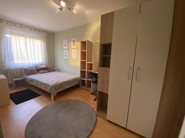 Eladó panellakás, Debrecenben 64.9 M Ft, 3 szobás