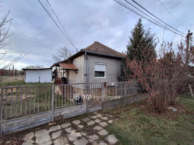 Eladó családi ház, Mohorán 19.9 M Ft, 2+1 szobás
