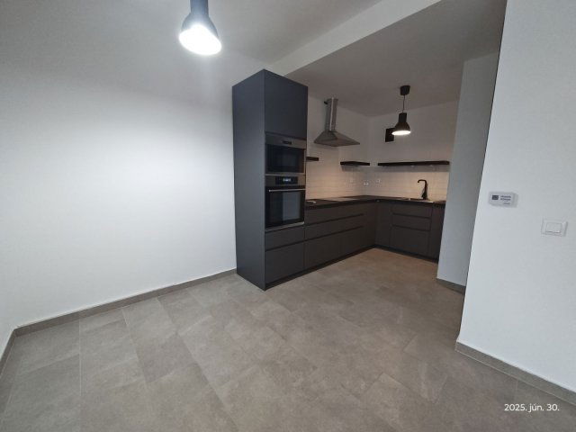 Kiadó téglalakás, albérlet, Miskolcon 230 E Ft / hó, 3 szobás