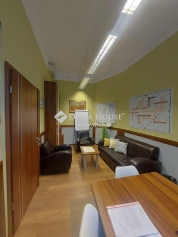 Eladó téglalakás, Pécsett 95 M Ft, 6 szobás