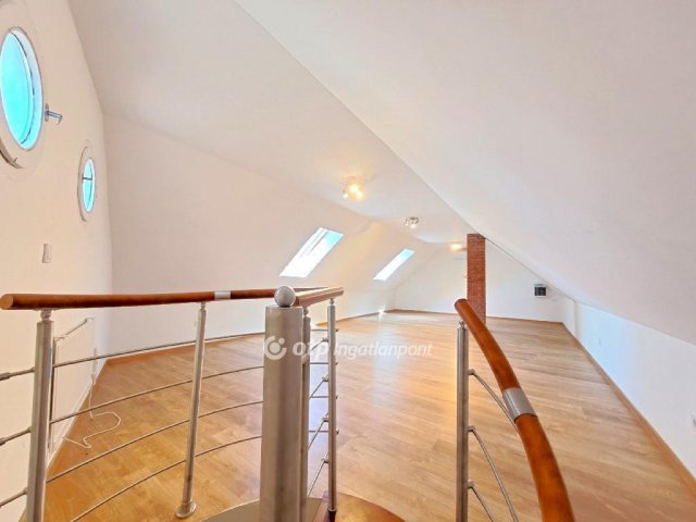 Eladó családi ház, Kecskeméten 68.5 M Ft, 2+2 szobás