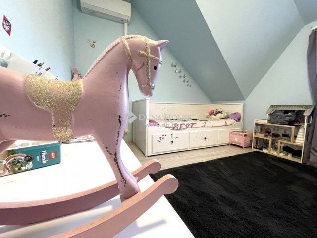 Eladó családi ház, Fóton 229 M Ft, 7 szobás