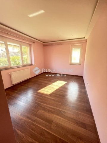 Eladó családi ház, Budapesten, II. kerületben 404.25 M Ft