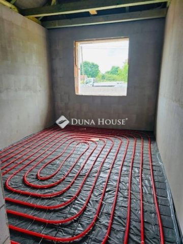 Eladó ikerház, Dánszentmiklóson 48.9 M Ft, 3 szobás