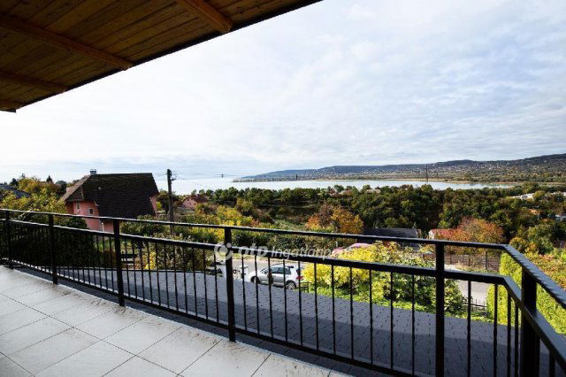 Eladó családi ház, Balatonfűzfőn 199.9 M Ft, 4+1 szobás