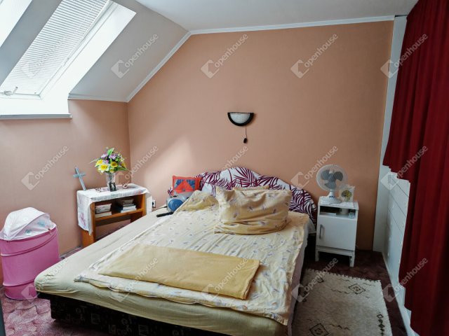 Eladó családi ház, Vecsésen 130 M Ft, 5 szobás