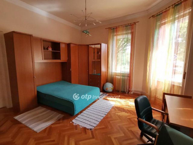 Eladó családi ház, Békéscsabán 119 M Ft, 5 szobás