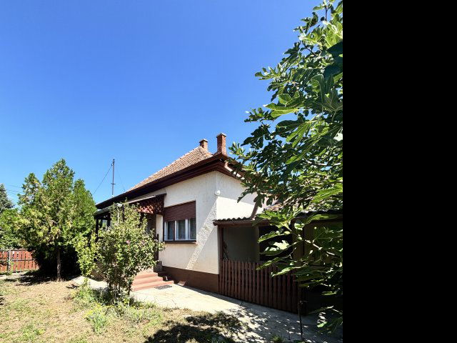 Eladó családi ház, Nádudvaron 32 M Ft, 2 szobás