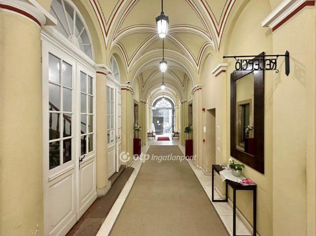 Eladó téglalakás, Budapesten, V. kerületben 224.99 M Ft