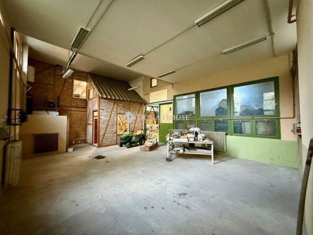 Eladó ipari ingatlan, Ajkán 170 M Ft / költözzbe.hu