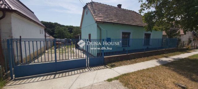 Eladó családi ház, Vérteskethelyen 29.9 M Ft, 2 szobás