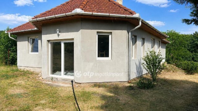 Eladó családi ház, Egerbaktán 72.9 M Ft, 4+1 szobás