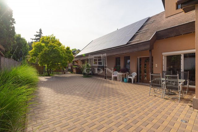 Eladó családi ház, Budapesten, III. kerületben 195 M Ft