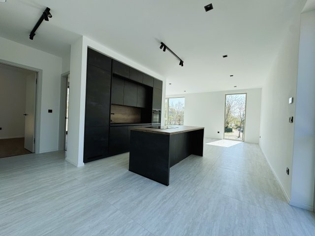 Eladó téglalakás, Balatonalmádiban 165 M Ft, 3 szobás