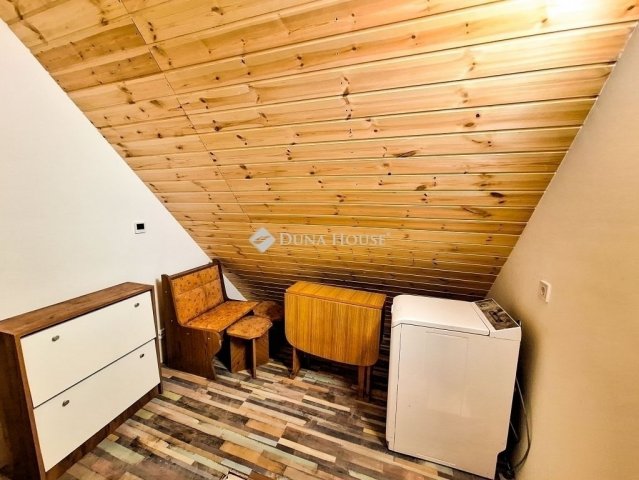 Eladó családi ház, Vasadon 179.9 M Ft, 12 szobás