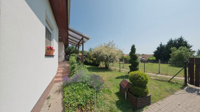 Eladó családi ház, Ecseren 98 M Ft, 4 szobás
