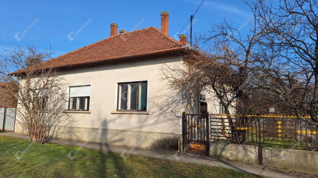 Eladó családi ház, Szegváron 16.9 M Ft, 4 szobás