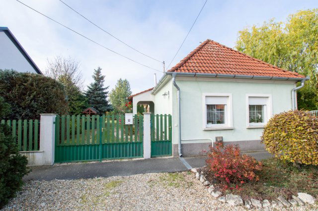 Eladó családi ház, Sén 52.9 M Ft, 2 szobás
