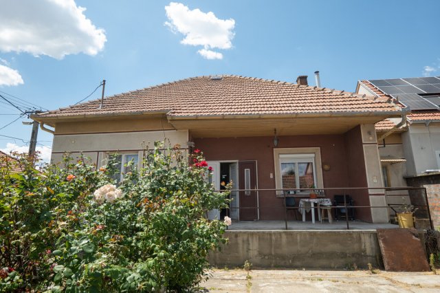 Eladó családi ház, Nagykőrösön 39.9 M Ft, 3 szobás