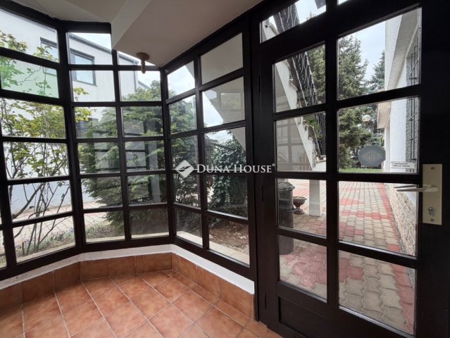 Eladó ikerház, Budapesten, III. kerületben 249 M Ft, 5 szobás