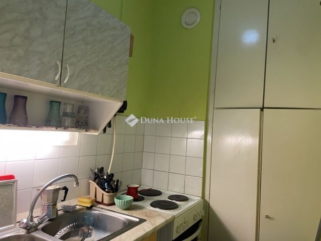 Eladó panellakás, Kecskeméten 34.9 M Ft, 1 szobás