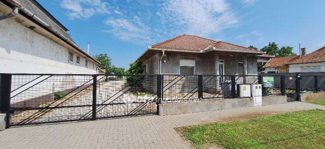 Eladó családi ház, Kiskőrösön 72 M Ft, 5 szobás