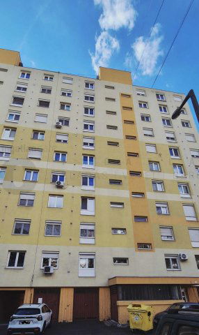 Eladó panellakás, Szegeden 59.9 M Ft, 2+1 szobás