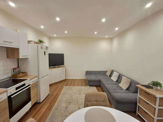 Eladó családi ház, Budapesten, XV. kerületben 48.9 M Ft