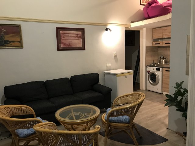 Kiadó téglalakás, albérlet, I. kerületben, Országház utcában