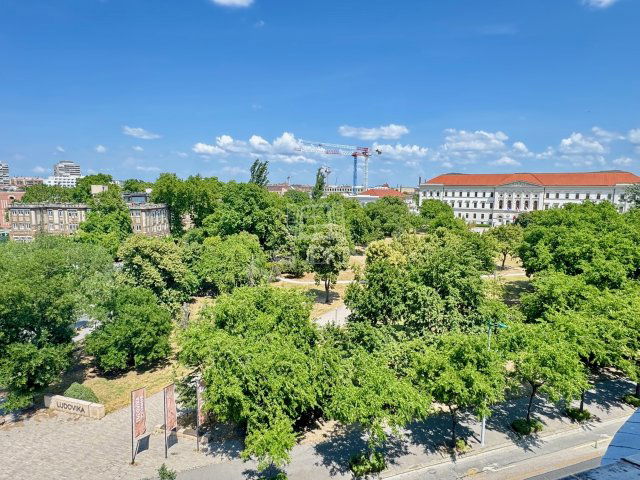 Eladó téglalakás, Budapesten, IX. kerületben 63.9 M Ft, 1 szobás