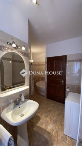 Eladó téglalakás, Székesfehérvárott 74.9 M Ft, 3 szobás