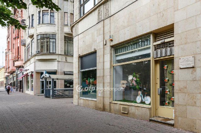 Kiadó üzlethelyiség, Debrecenben 400 E Ft / hó