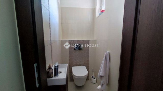 Eladó ikerház, Ürömön 228 M Ft, 5 szobás