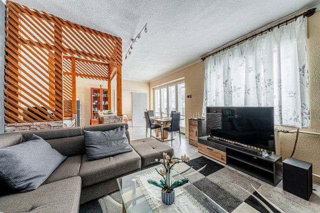 Eladó családi ház, Balatonbogláron 136.98 M Ft, 5 szobás