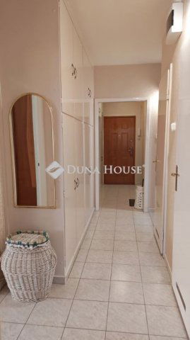 Eladó panellakás, Kecskeméten 44.9 M Ft, 3 szobás