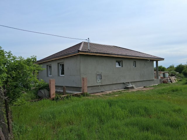 Eladó családi ház, Perkátán 79.9 M Ft, 4 szobás