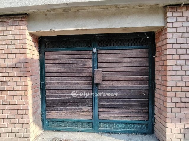 Eladó garázs, Szentesen 11 M Ft / költözzbe.hu