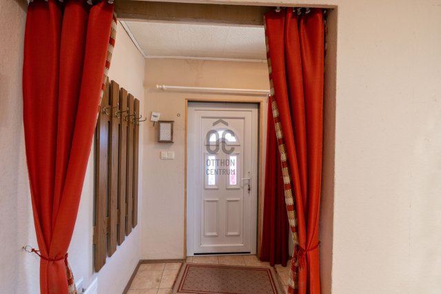 Eladó családi ház, Székesfehérvárott 84.9 M Ft, 4 szobás