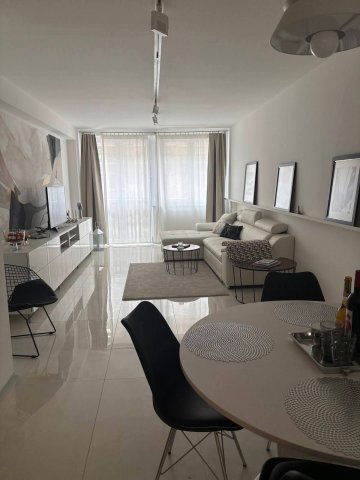 Eladó téglalakás, Budapesten, V. kerületben 92.5 M Ft, 1 szobás