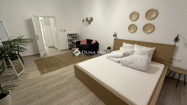 Eladó téglalakás, Budapesten, VIII. kerületben 205 M Ft