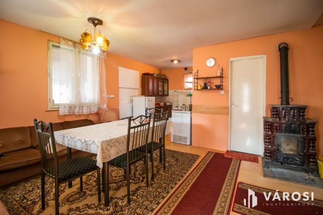 Eladó családi ház, Velencén 79.9 M Ft, 4 szobás