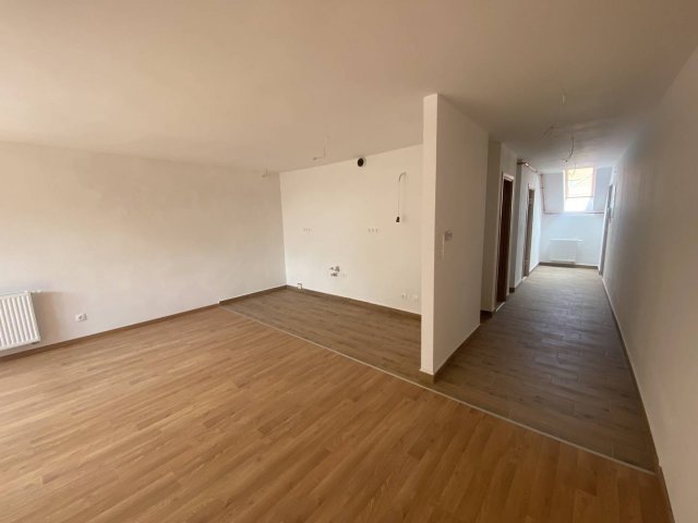 Eladó téglalakás, Sopronban 89.5 M Ft, 4 szobás