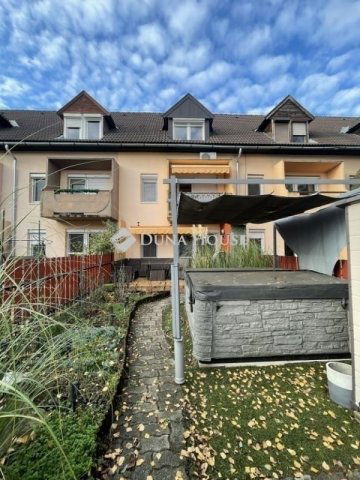 Eladó sorház, Budapesten, XV. kerületben 170 M Ft, 5 szobás