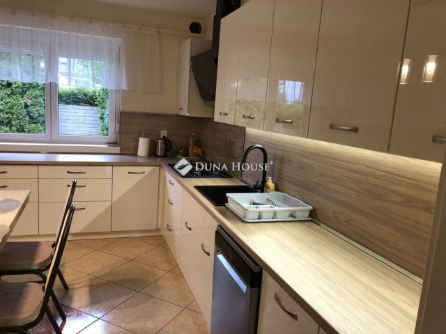 Eladó családi ház, Miskolcon 260 M Ft, 7 szobás