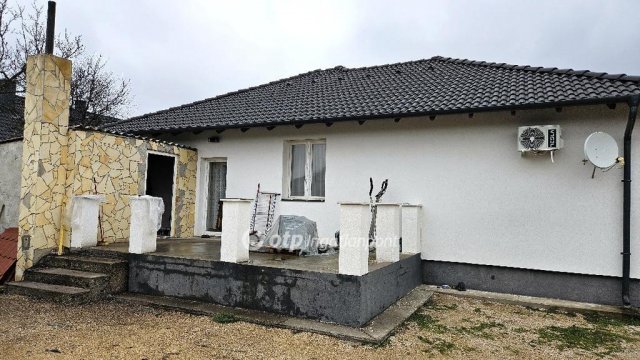 Eladó családi ház, Pusztaszabolcson 95 M Ft, 3 szobás