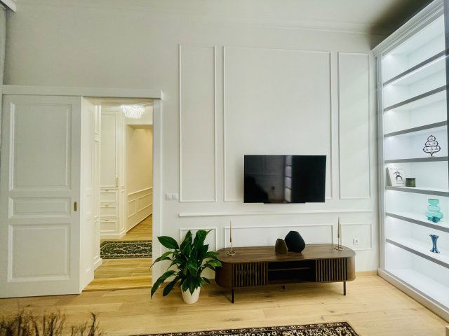 Kiadó téglalakás, albérlet, I. kerületben, Országház utcában